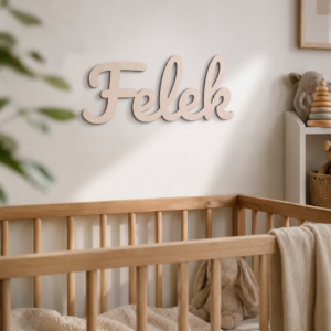 Drewniany napis z imieniem dziecka "Felek" do pokoju dziecięcego